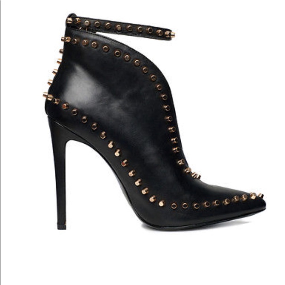 Handmade leather shoes with gold studs